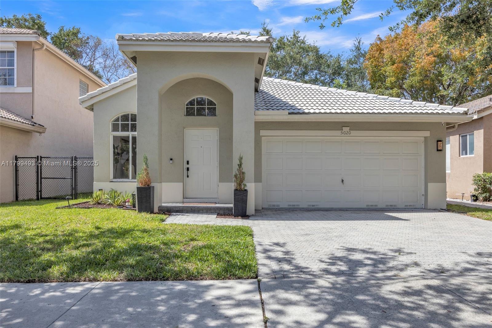 Property for Sale at 5020 Ibis Ct, Coconut Creek, Broward County, Florida - Bedrooms: 3 
Bathrooms: 2  - $579,000