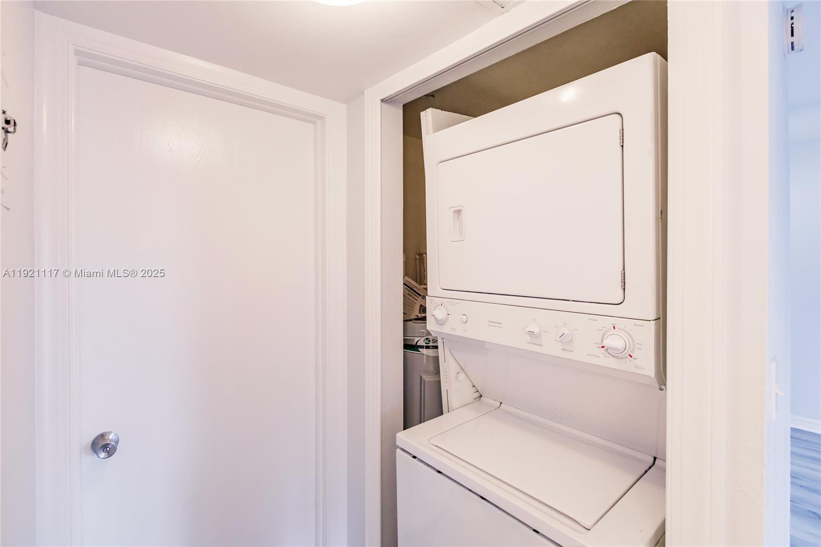 EVANSTON PARK CONDO PH 2 - Residential