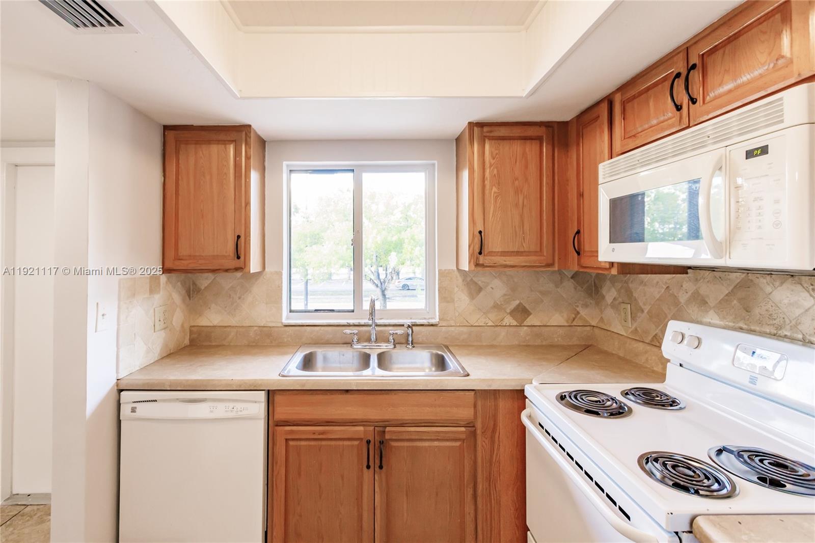 EVANSTON PARK CONDO PH 2 - Residential