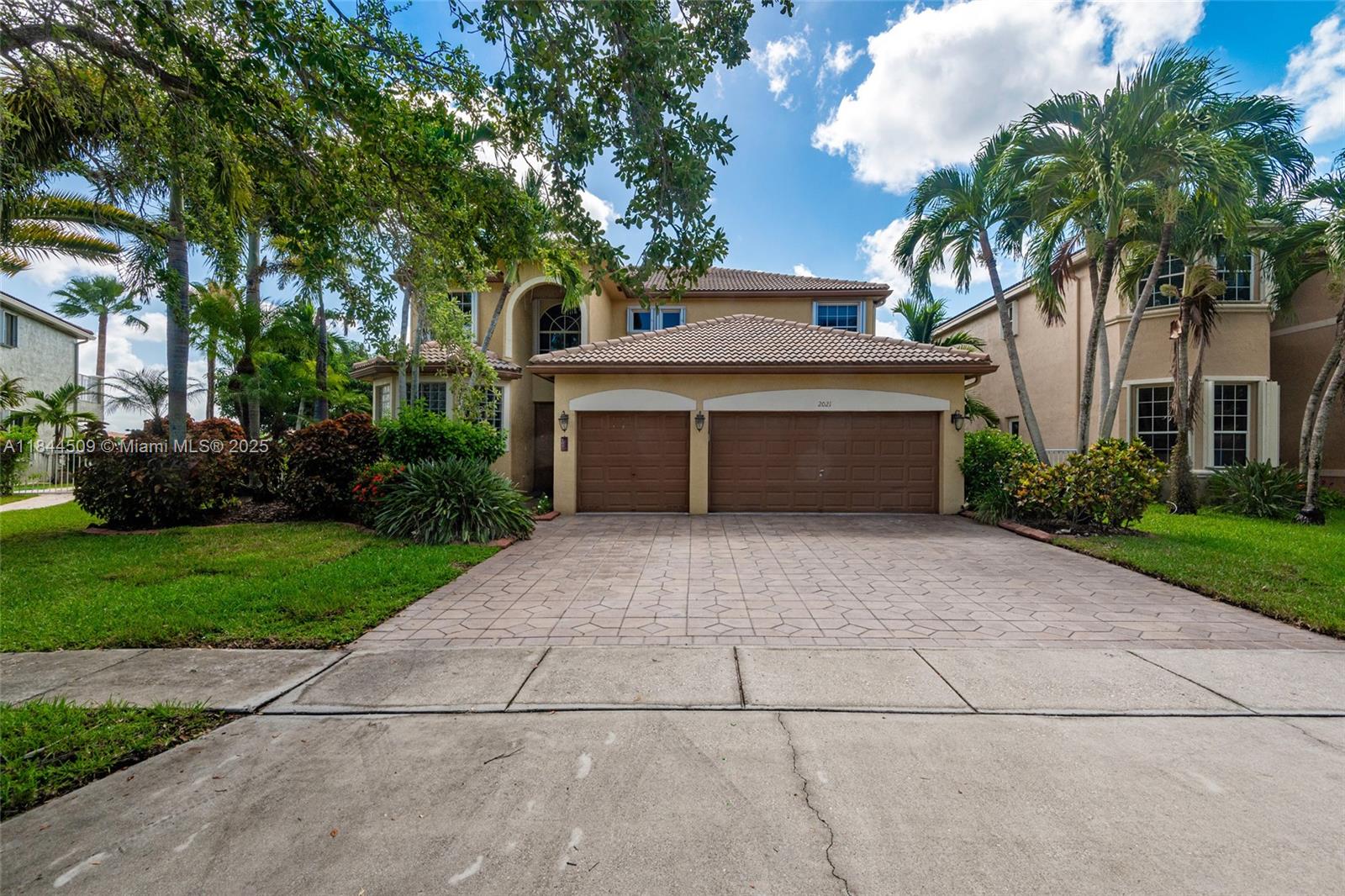2021 SW 176th Ave
