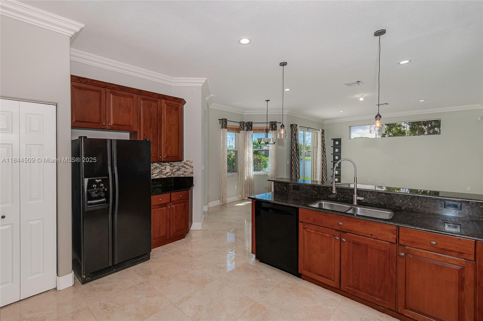 SILVER LAKES PHASE III - Residential