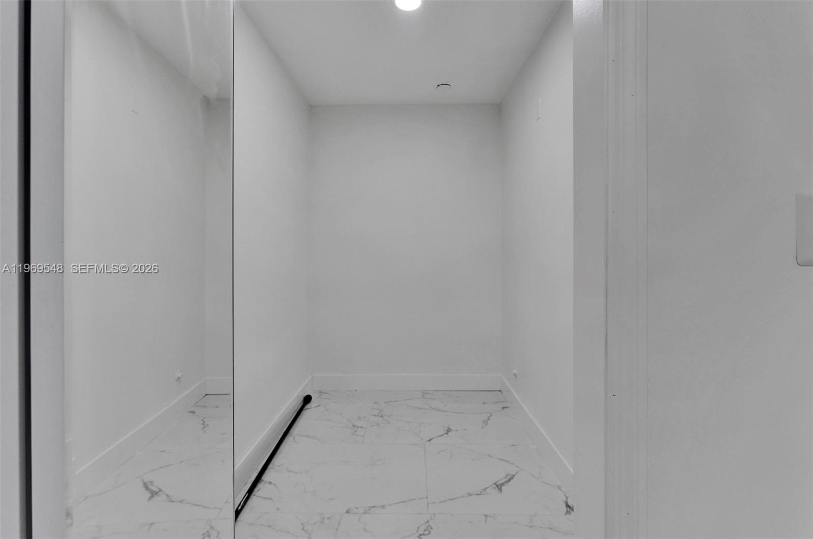 NORTH DADE COUNTRY CLUB V - Residential Lease