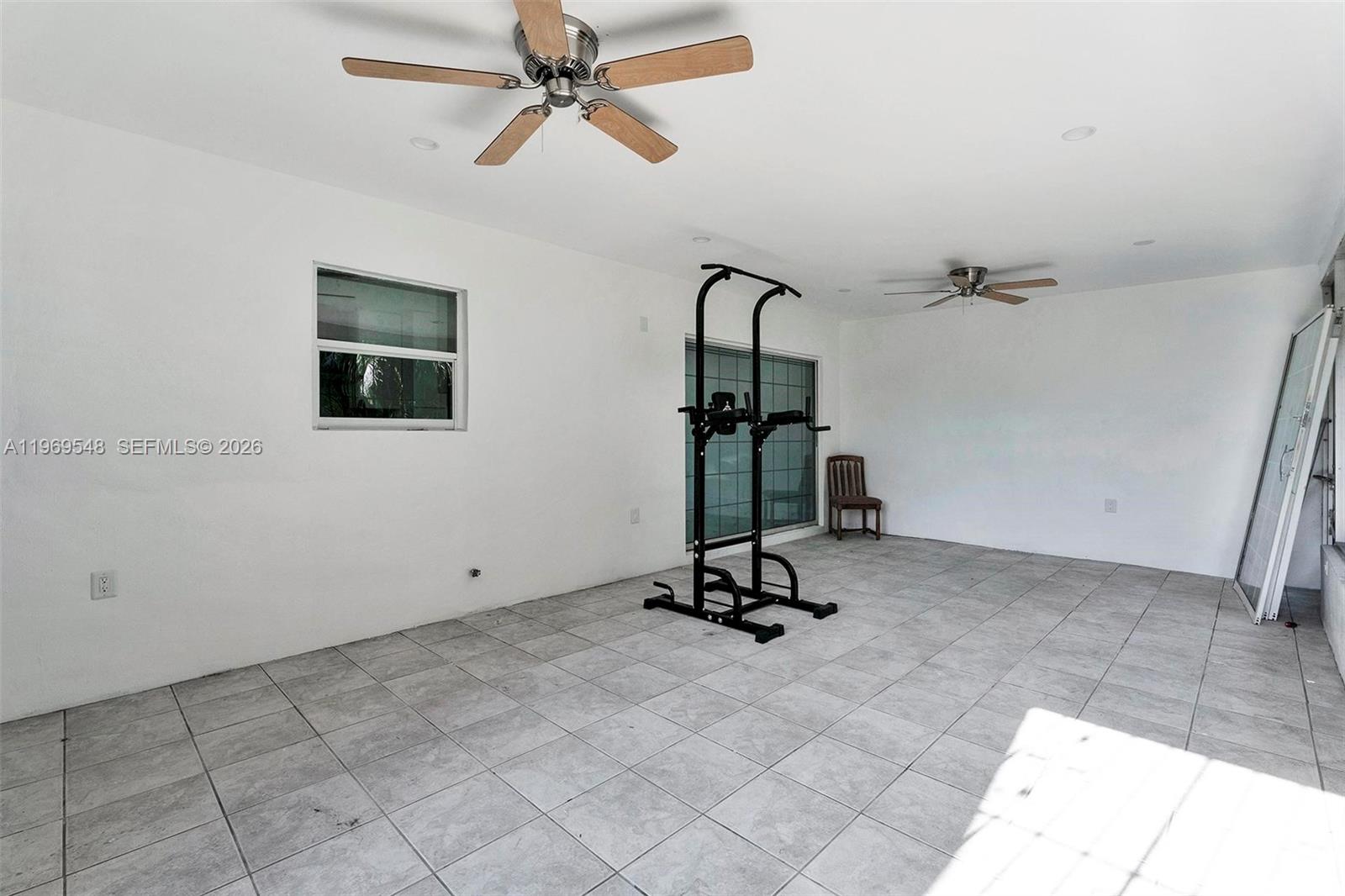 NORTH DADE COUNTRY CLUB V - Residential Lease