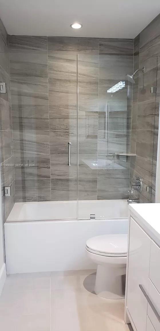 BRIAR BAY TOWNHOUSE ESTAT - Residential Lease