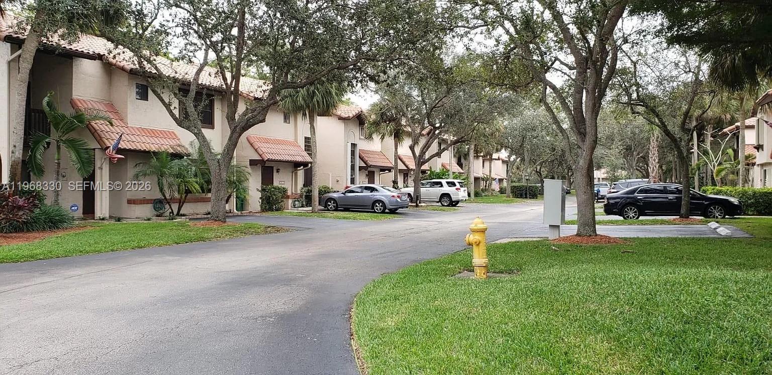 BRIAR BAY TOWNHOUSE ESTAT - Residential Lease