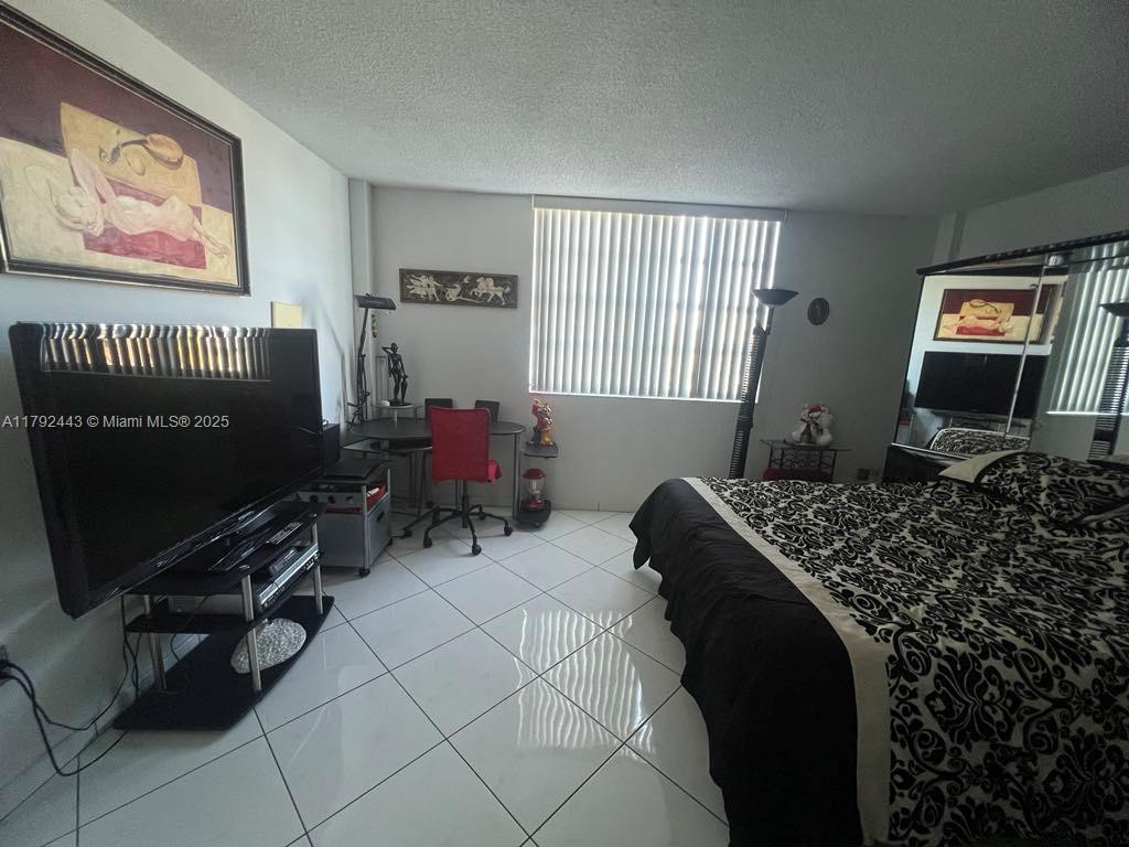 STRATFORD HOUSE CONDO - Residential