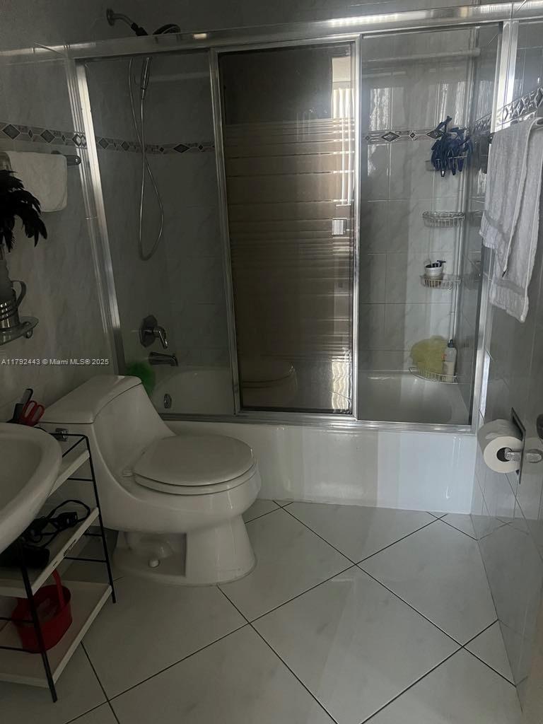STRATFORD HOUSE CONDO - Residential