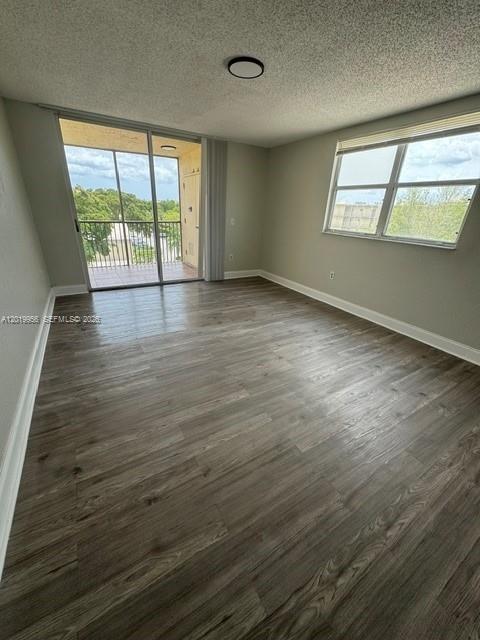 8323 Lake Dr 506