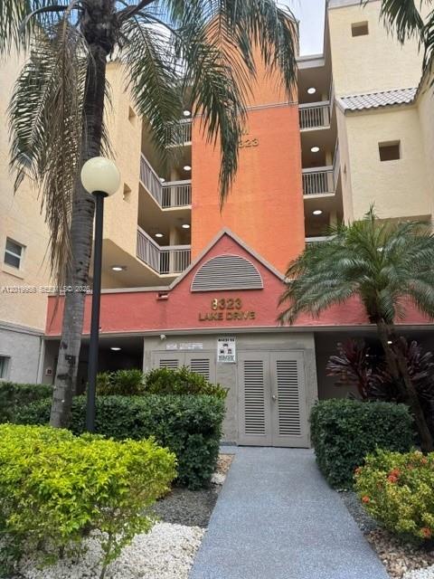 LAS VISTAS AT DORAL CONDO - Residential