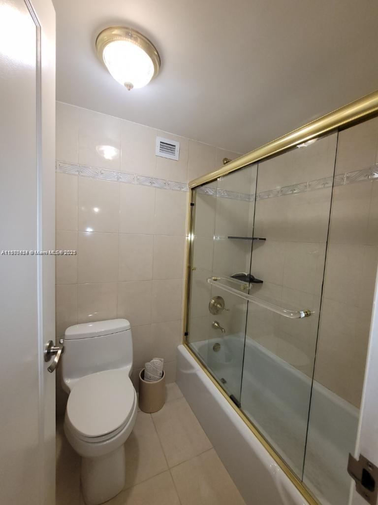 HALLMARK OF HOLLYWOOD CON - Residential