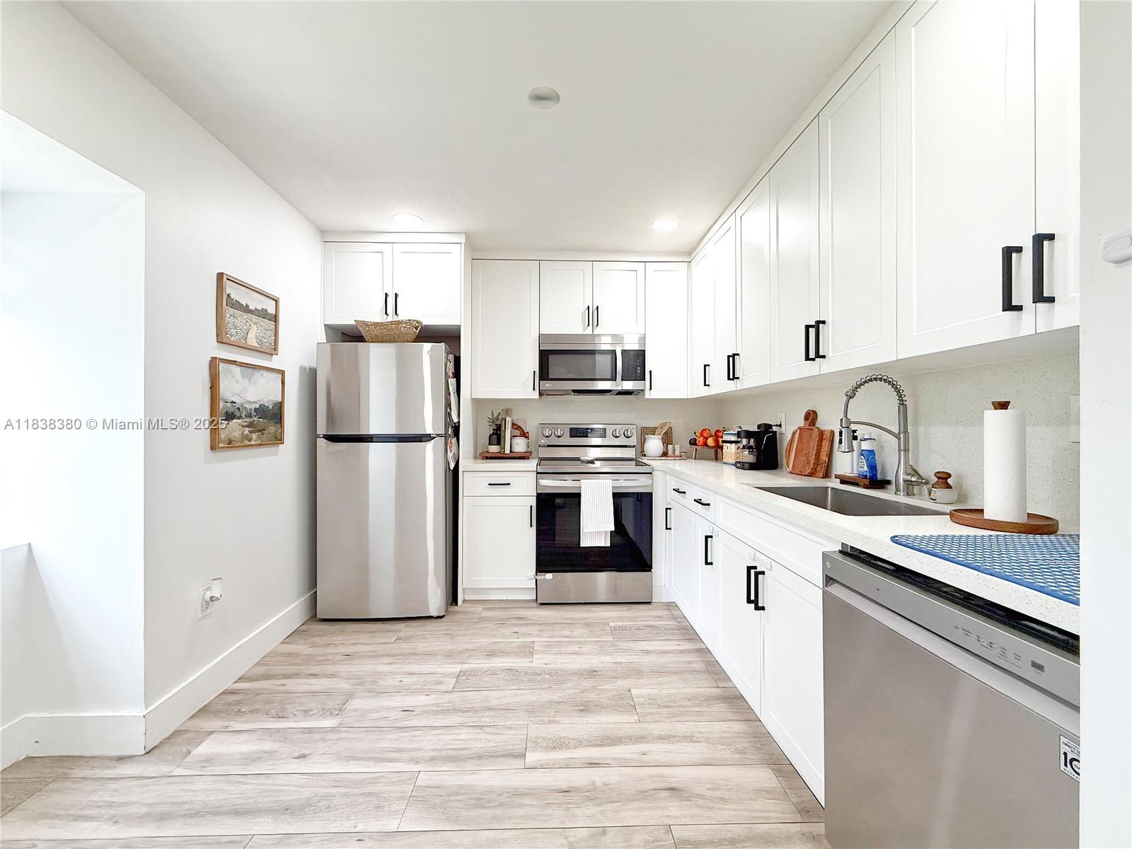 13790 SW 147th Cir Ln 2-9, Miami, FL, 33186/$347,000 3 13790 SW 147th Cir Ln 2-9