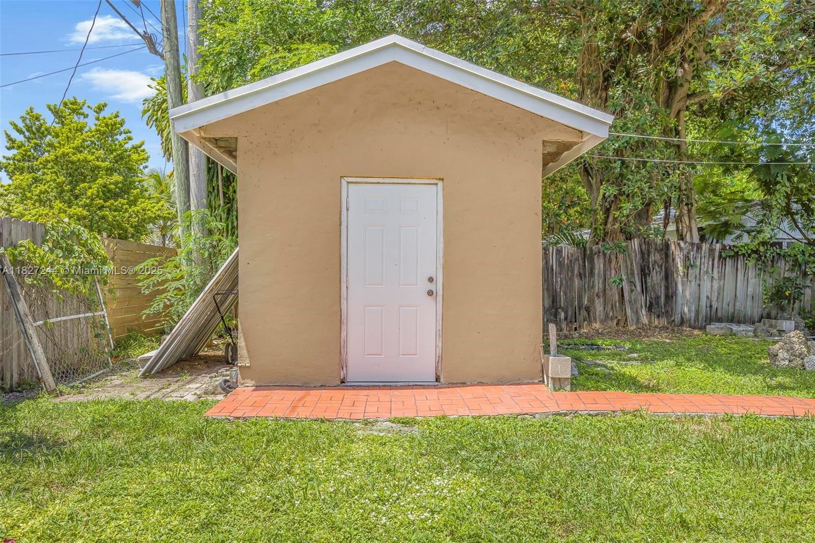 SOUTH CORAL HOMES SEC 2 - Residential