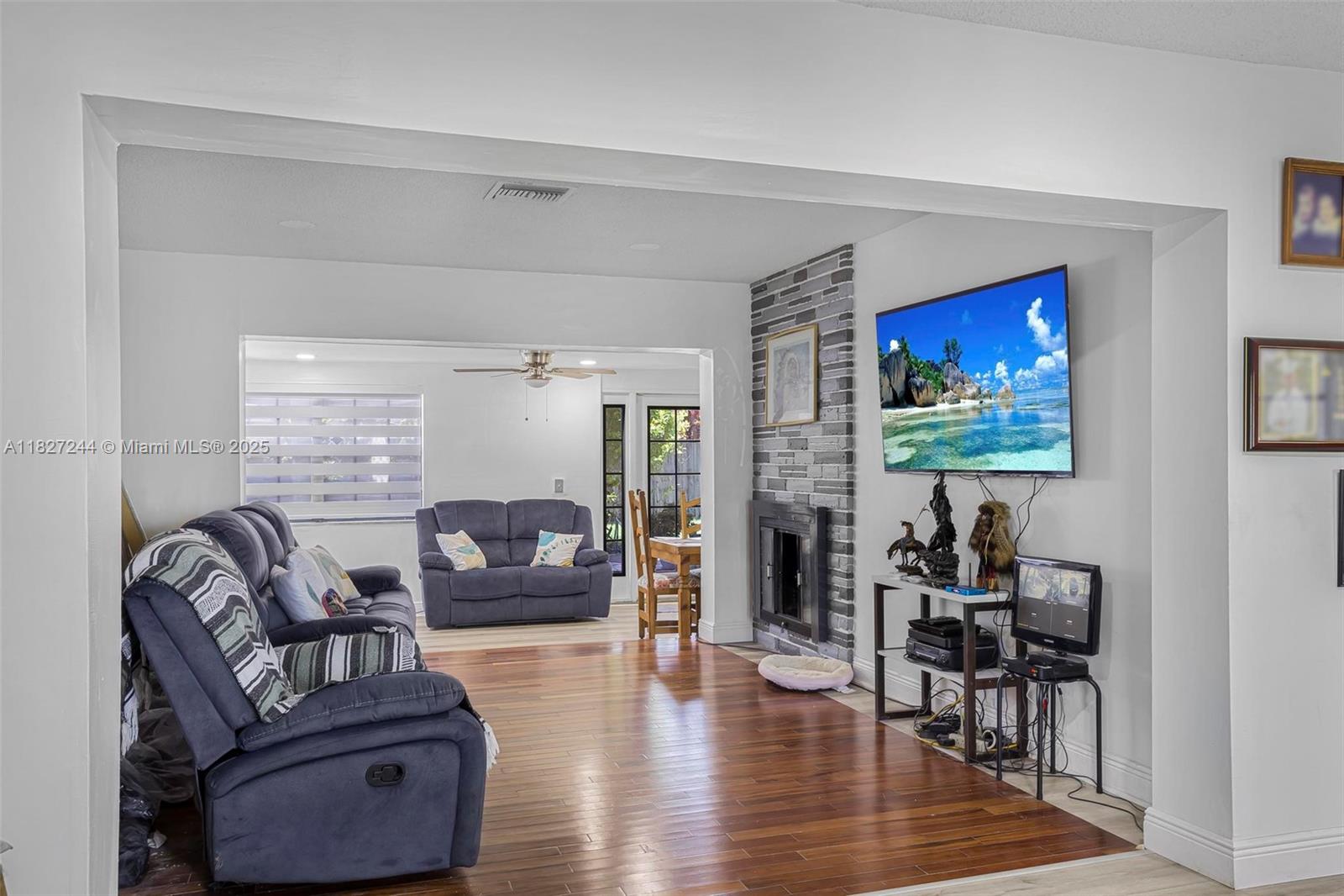 SOUTH CORAL HOMES SEC 2 - Residential