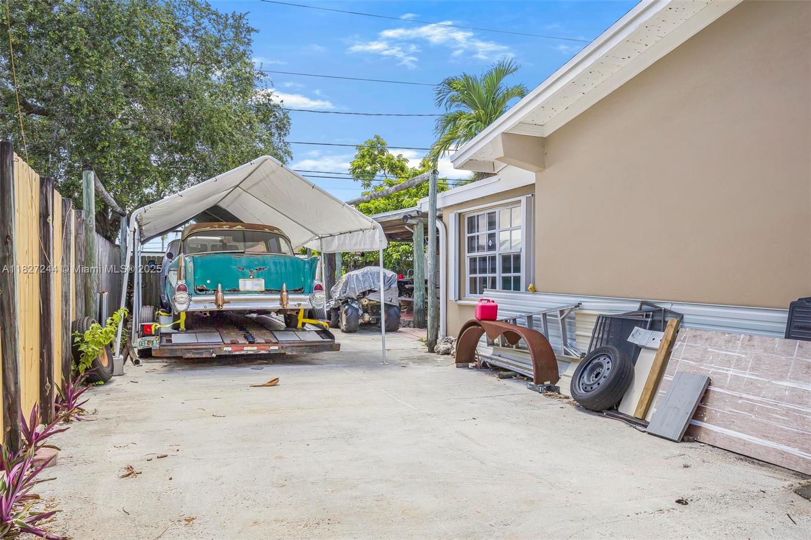 SOUTH CORAL HOMES SEC 2 - Residential