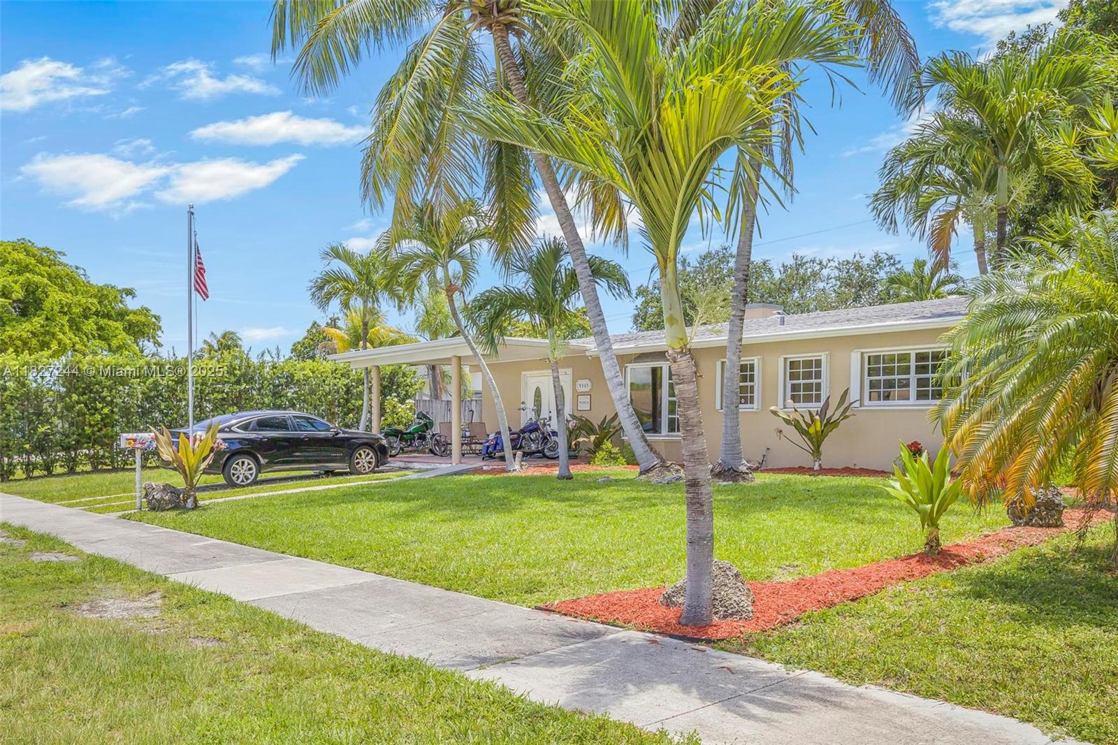 search properties 3 9365 Jamaica Dr