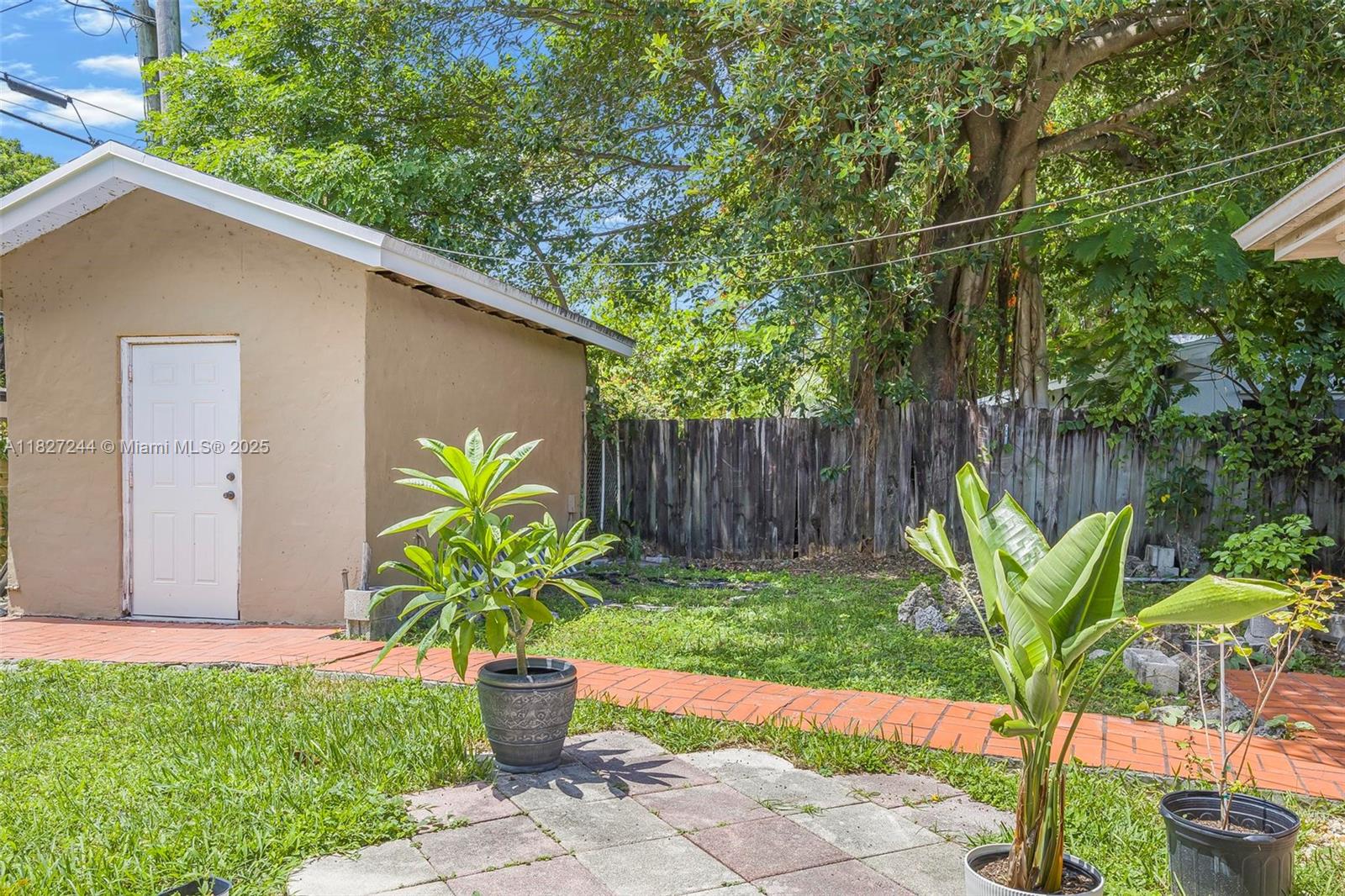 SOUTH CORAL HOMES SEC 2 - Residential