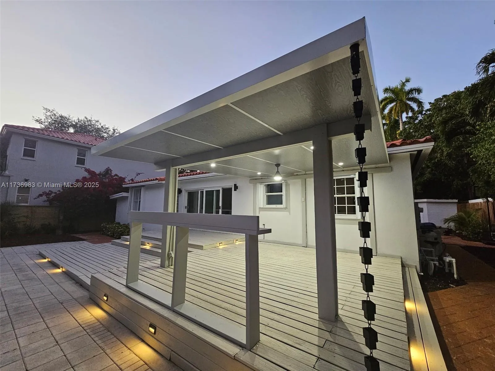 Miami, Florida 33133, United States, 3 Bedrooms Bedrooms, ,2 BathroomsBathrooms,Residential,Pending,10105