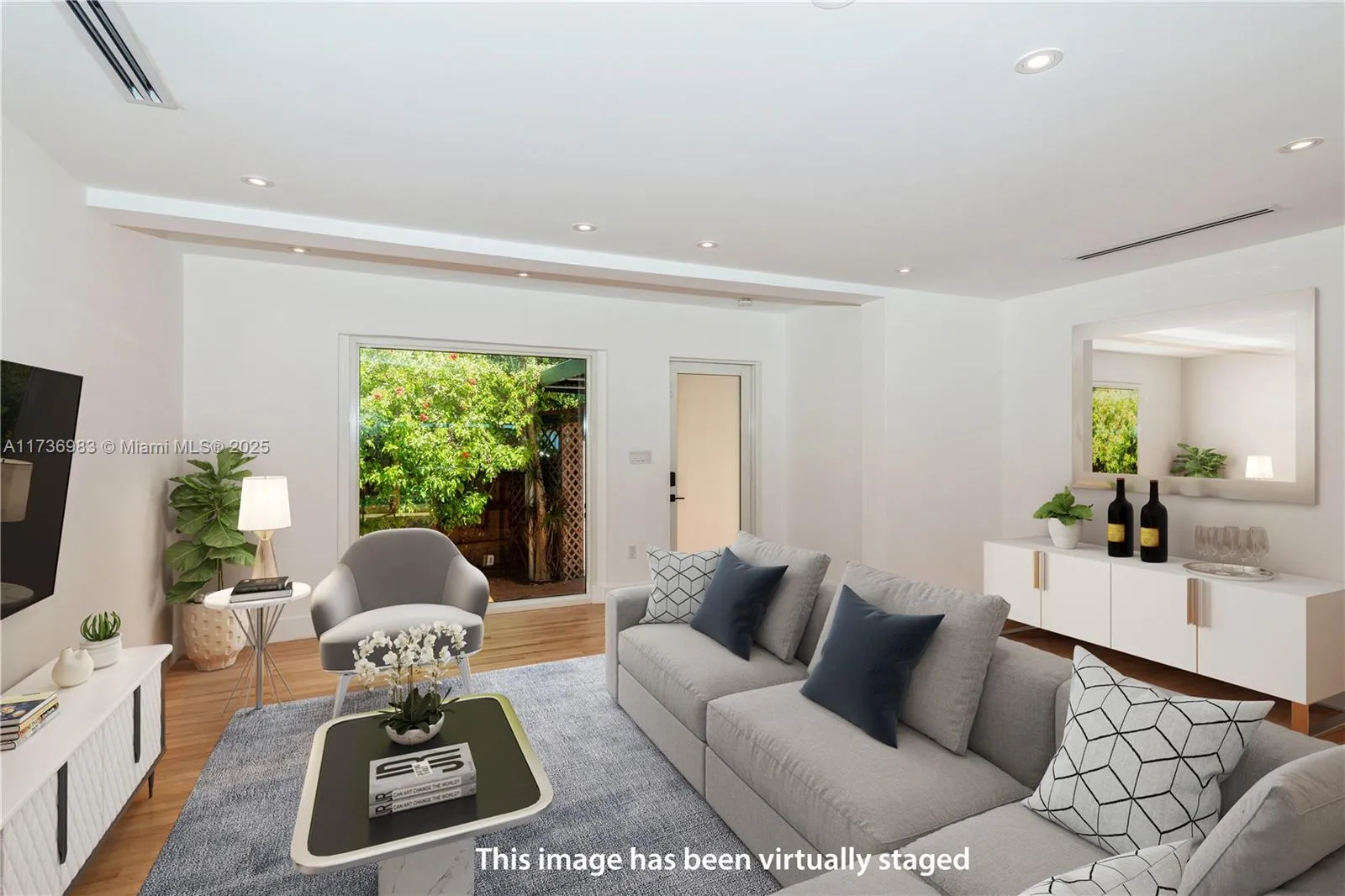 Miami, Florida 33133, United States, 3 Bedrooms Bedrooms, ,2 BathroomsBathrooms,Residential,Pending,10105