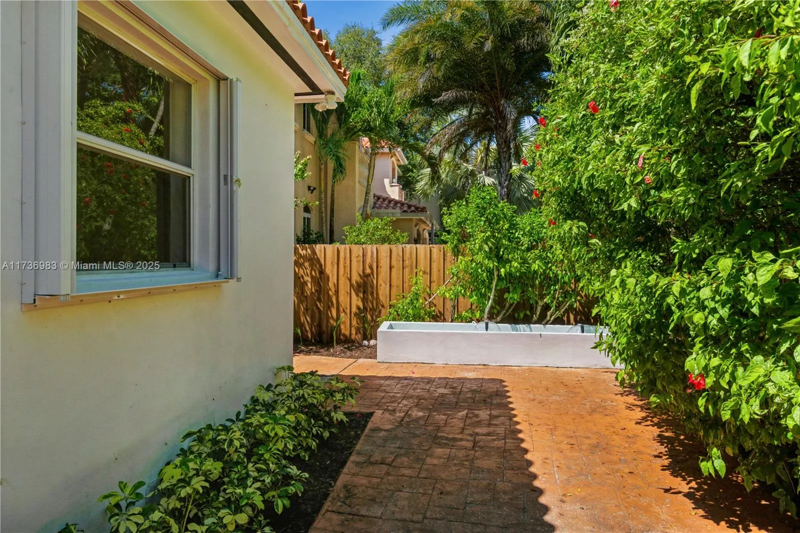 Miami, Florida 33133, United States, 3 Bedrooms Bedrooms, ,2 BathroomsBathrooms,Residential,Pending,10105