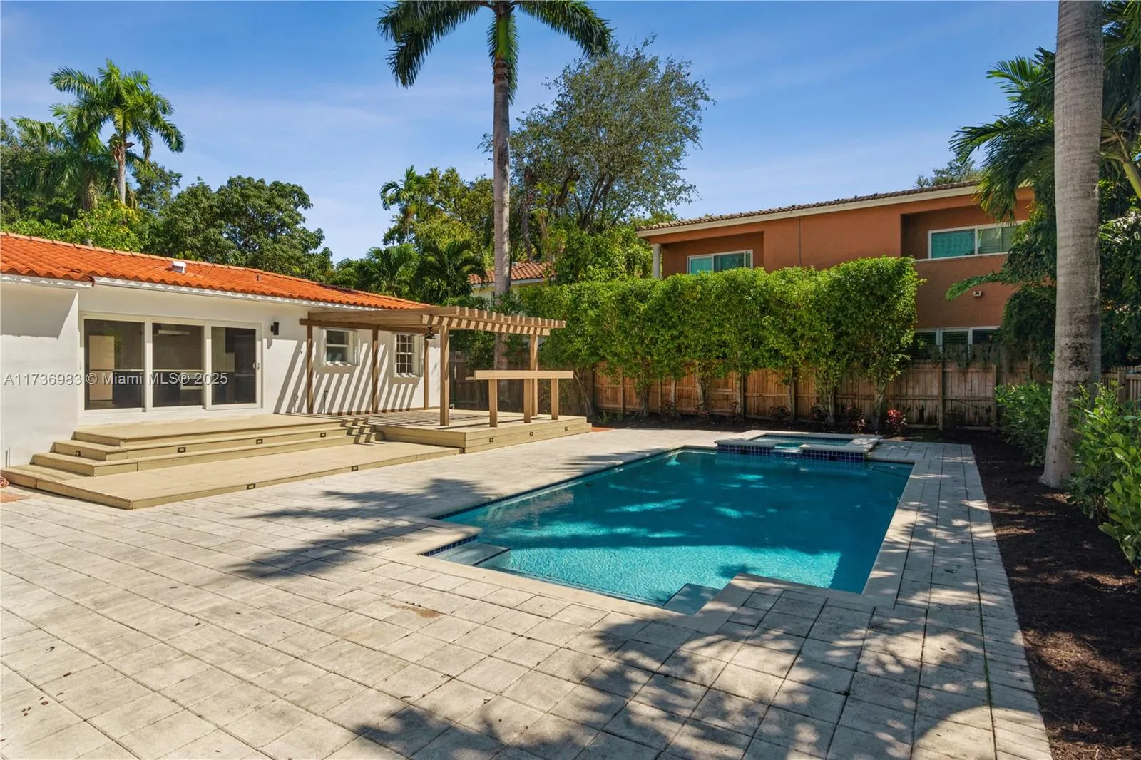 Miami, Florida 33133, United States, 3 Bedrooms Bedrooms, ,2 BathroomsBathrooms,Residential,Pending,10105