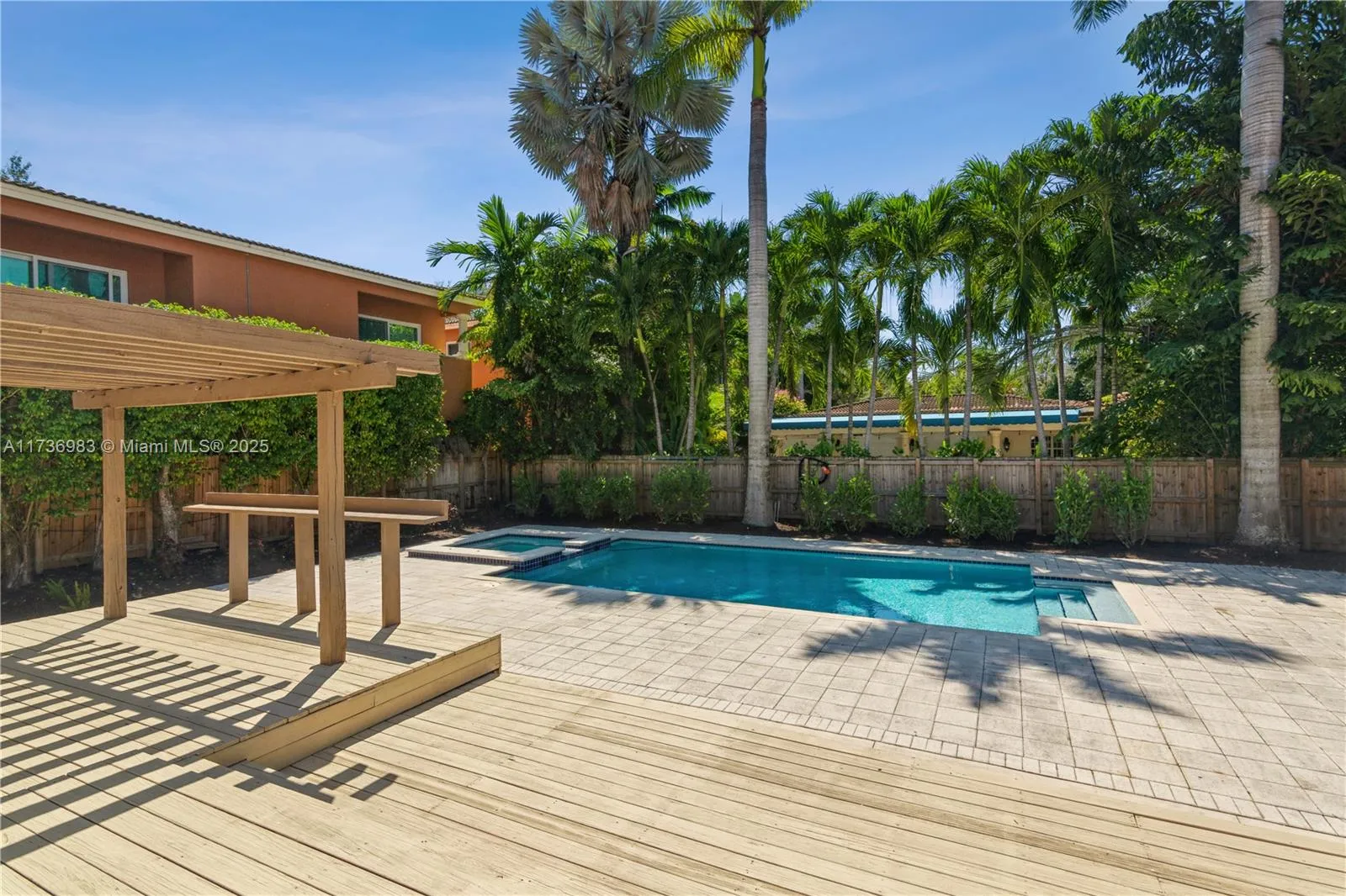 Miami, Florida 33133, United States, 3 Bedrooms Bedrooms, ,2 BathroomsBathrooms,Residential,Pending,10105