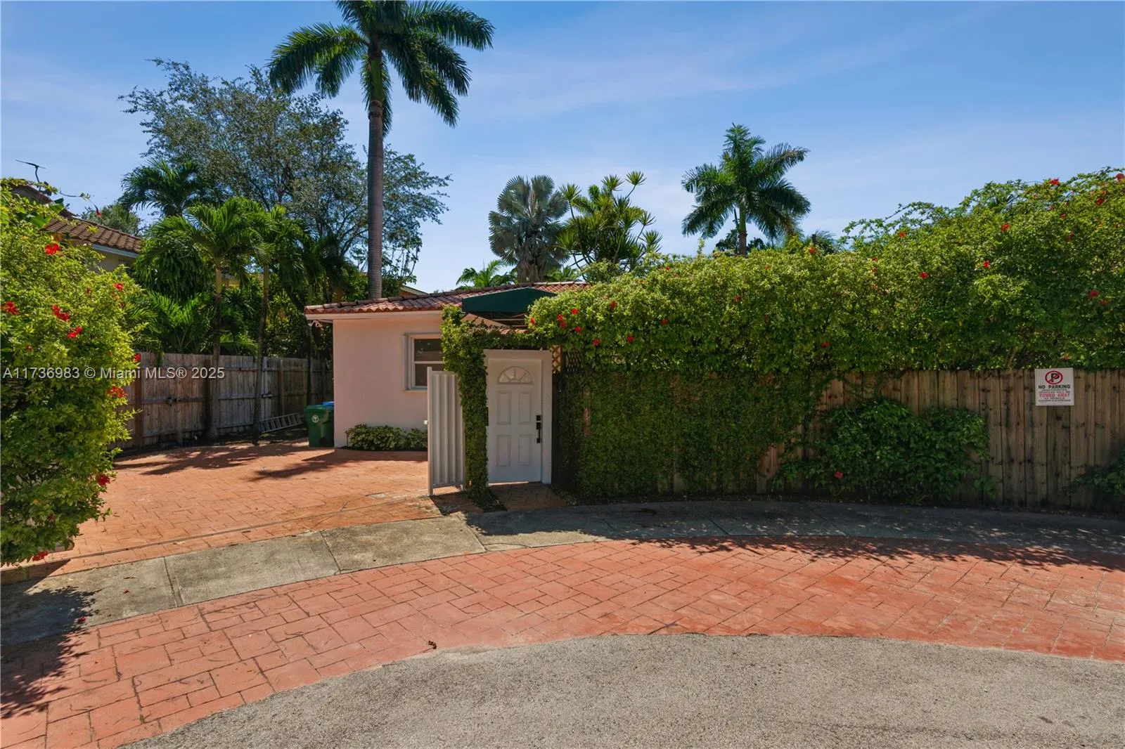 Miami, Florida 33133, United States, 3 Bedrooms Bedrooms, ,2 BathroomsBathrooms,Residential,Pending,10105