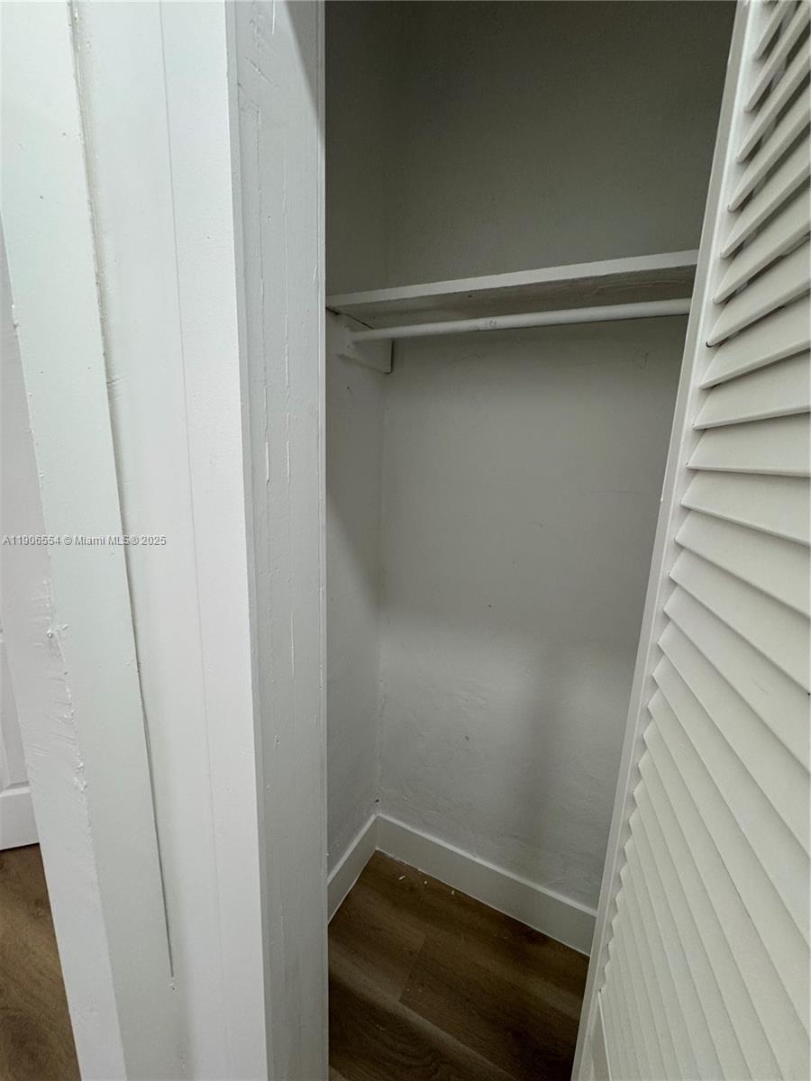 LE JEUNE ADDN SEC 1 - Residential Lease