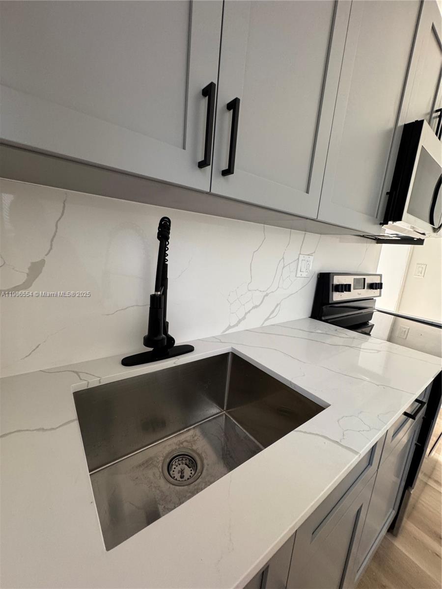 LE JEUNE ADDN SEC 1 - Residential Lease