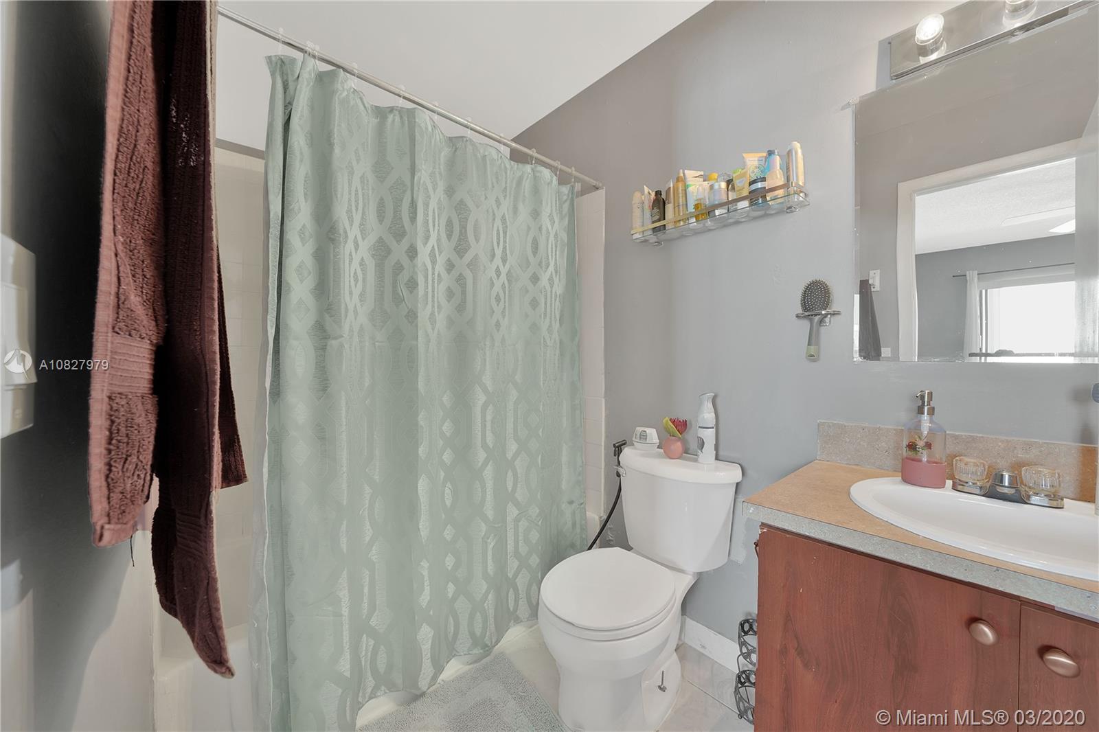 MAGNOLIA LANE CONDO - Residential