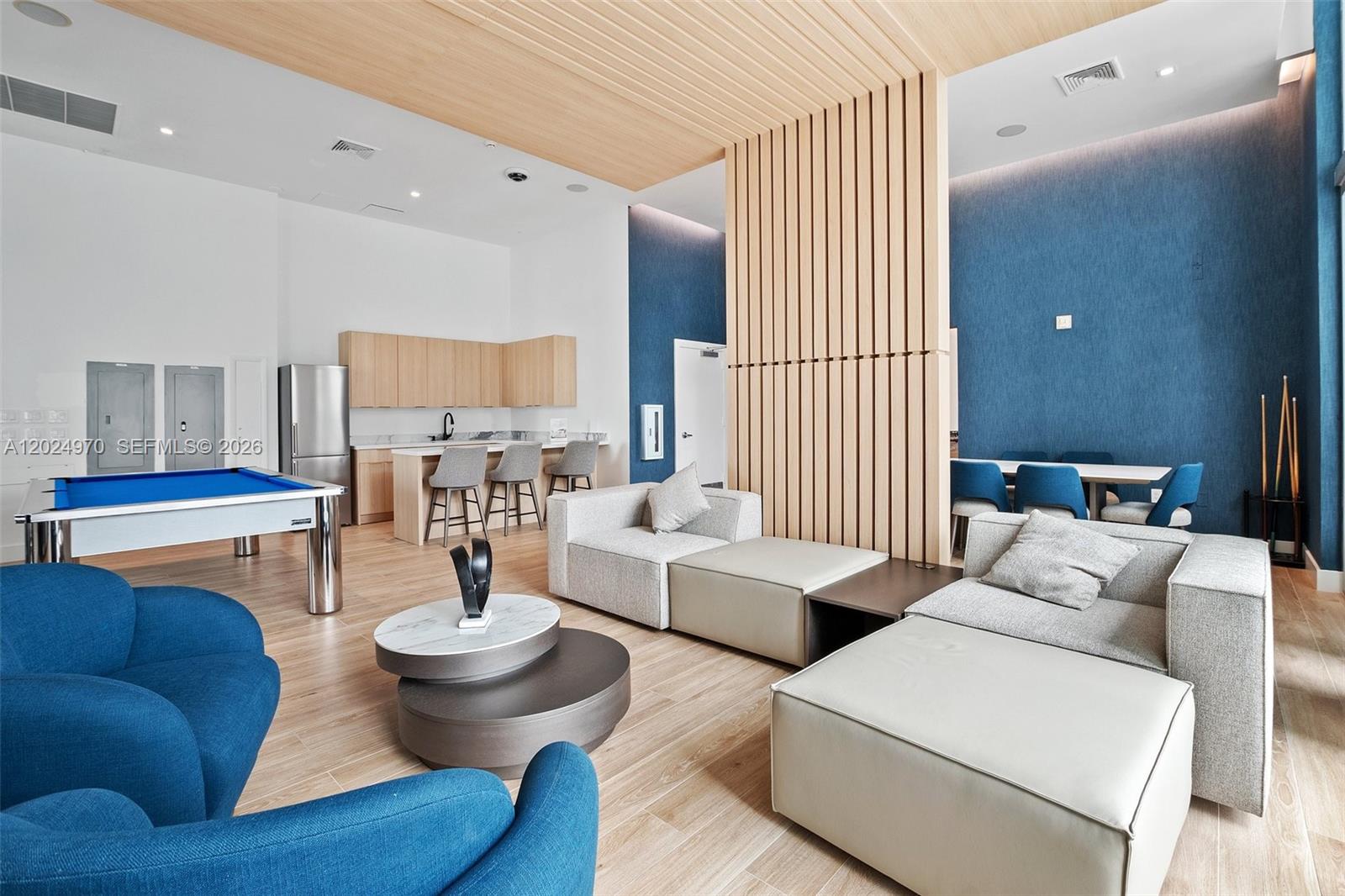IVY CONDO - Residential