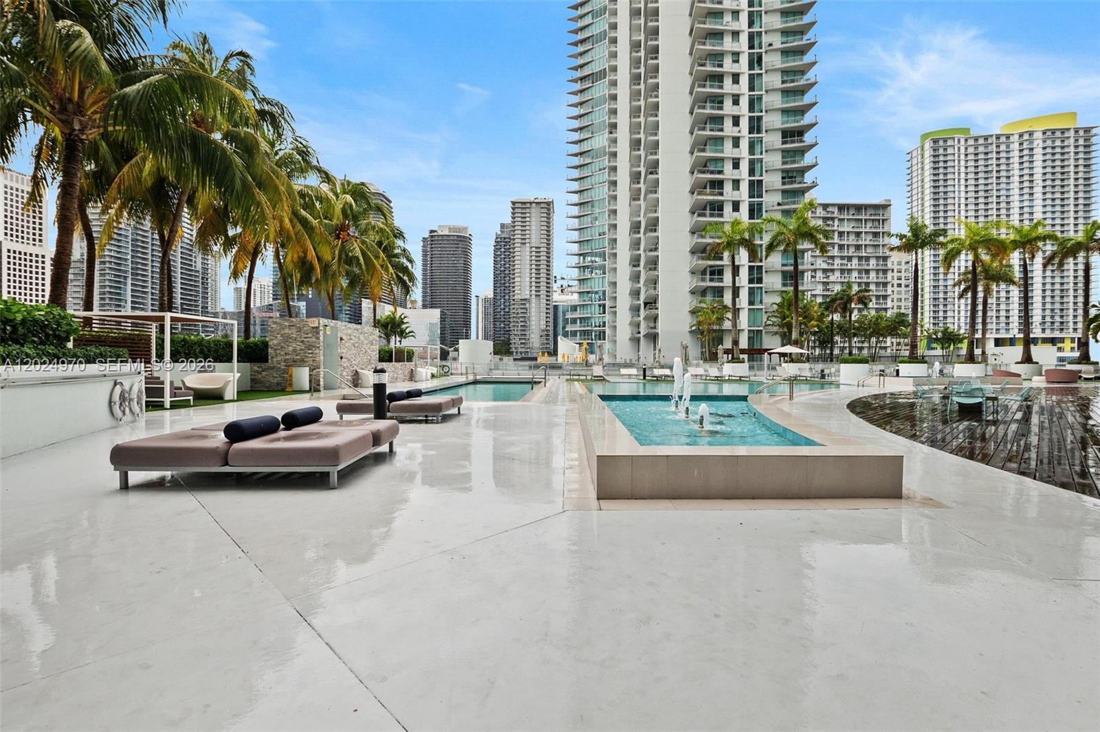 IVY CONDO - Residential