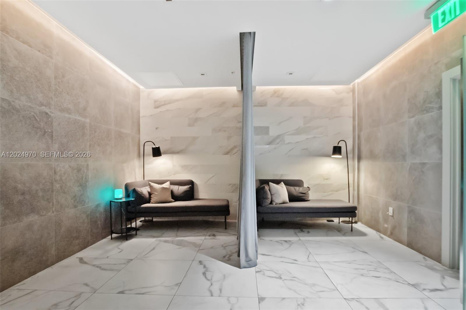 IVY CONDO - Residential