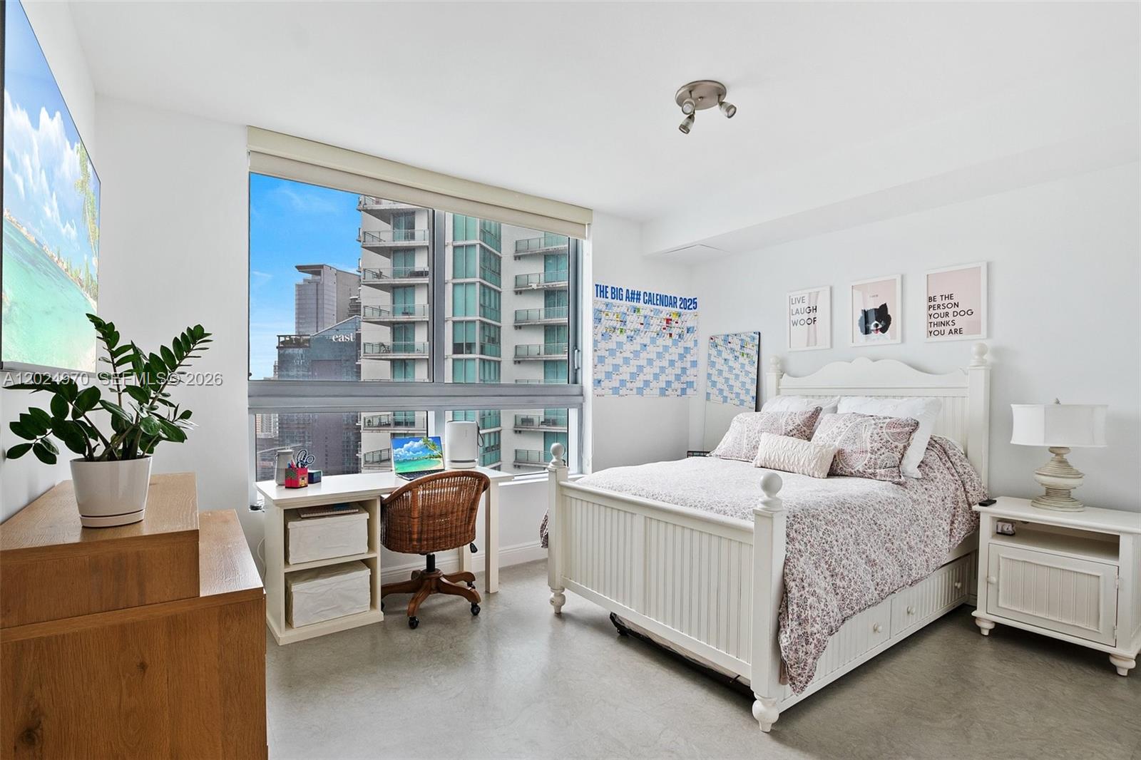 IVY CONDO - Residential