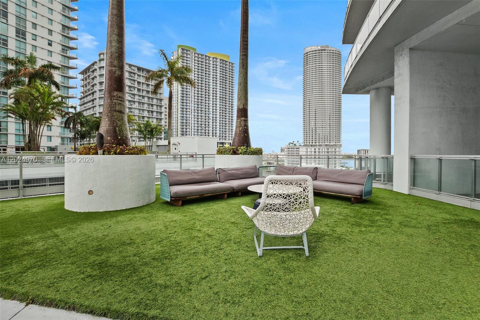IVY CONDO - Residential