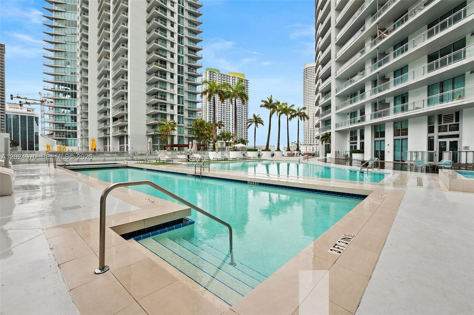 IVY CONDO - Residential