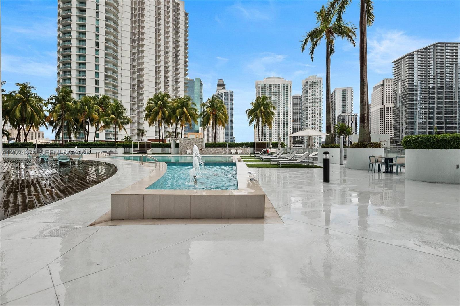 IVY CONDO - Residential