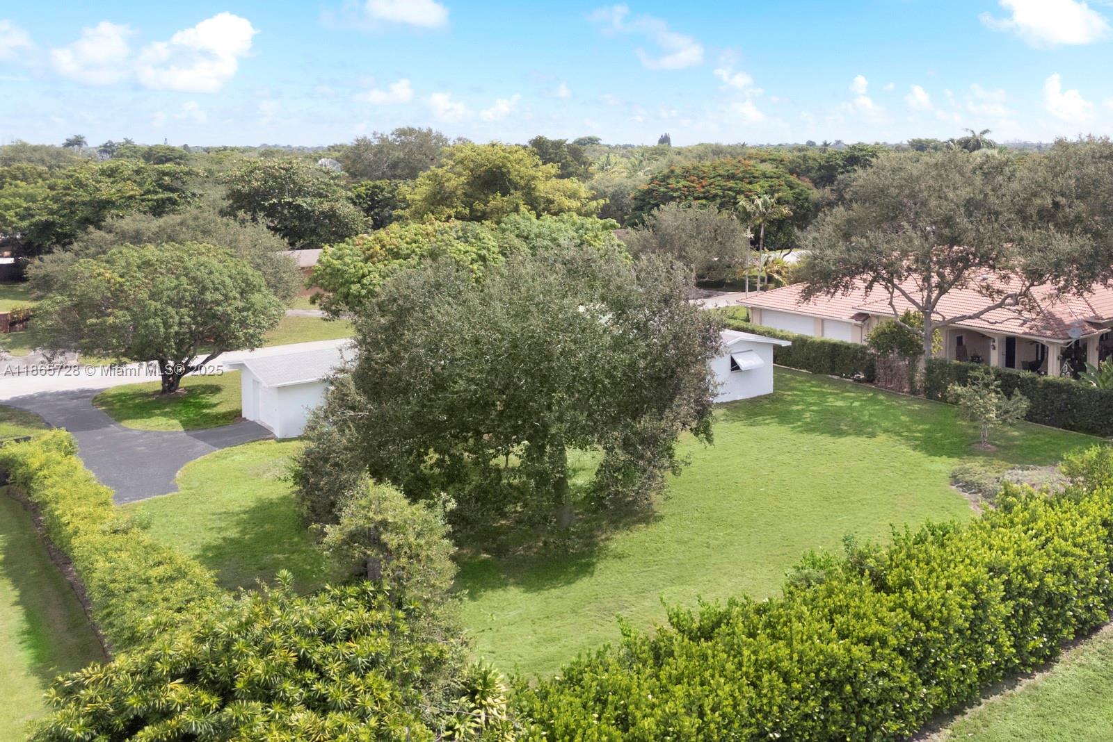 HILL TOP MNR - Residential