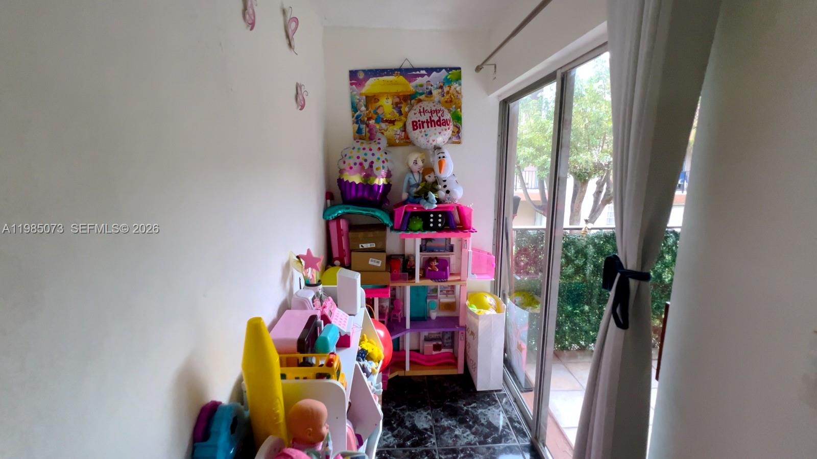 LOS ARBOLES CONDO - Residential