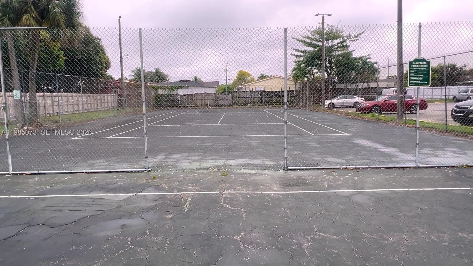 LOS ARBOLES CONDO - Residential