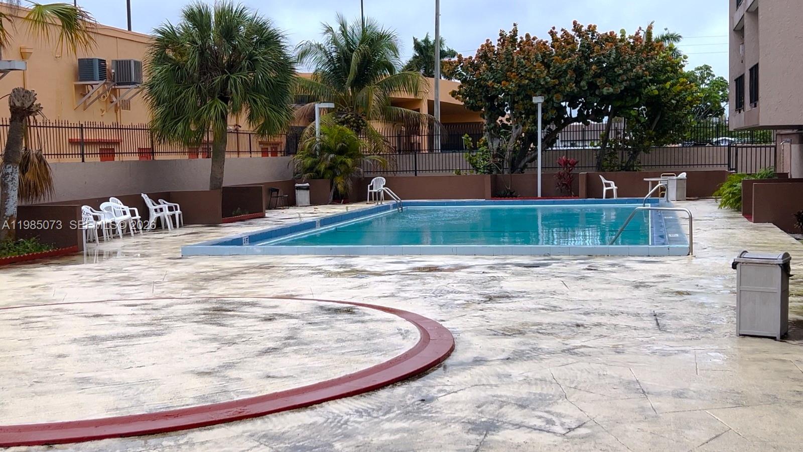 LOS ARBOLES CONDO - Residential