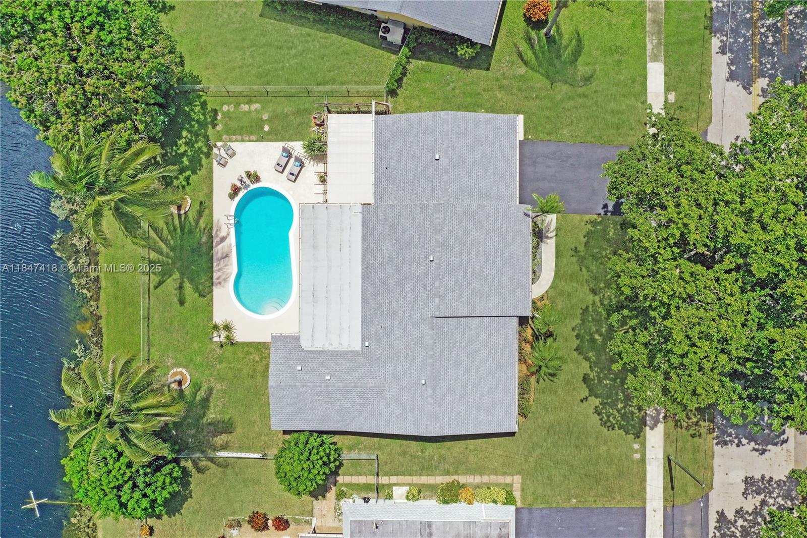 7550 NW 12th St