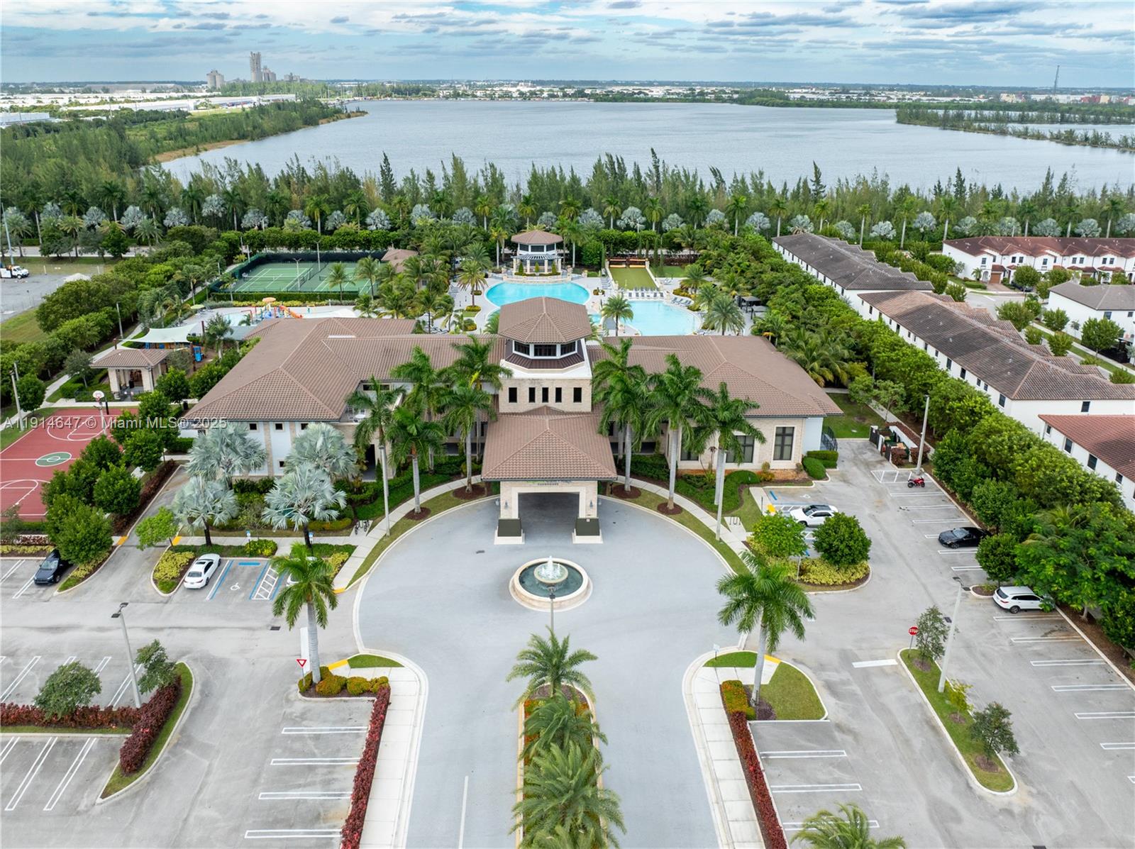 GRAND BAY NORTH - Residential