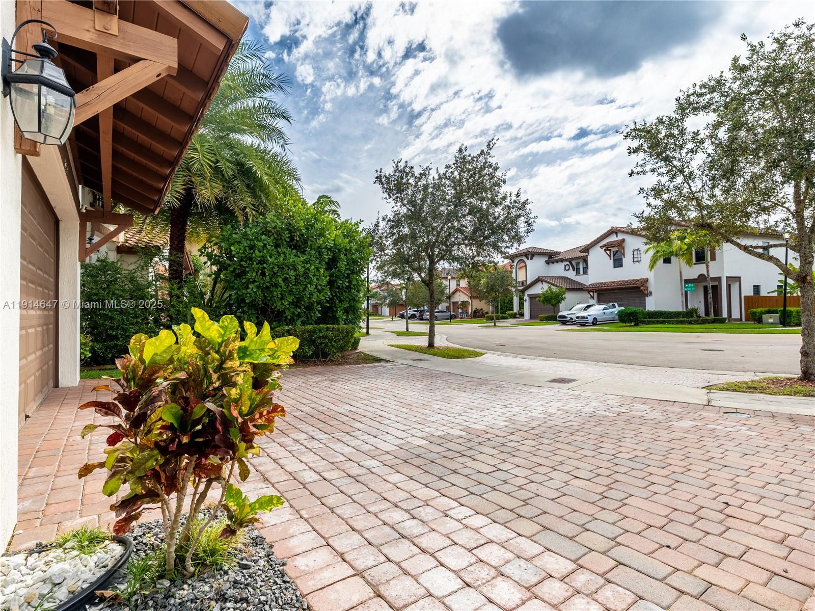 GRAND BAY NORTH - Residential