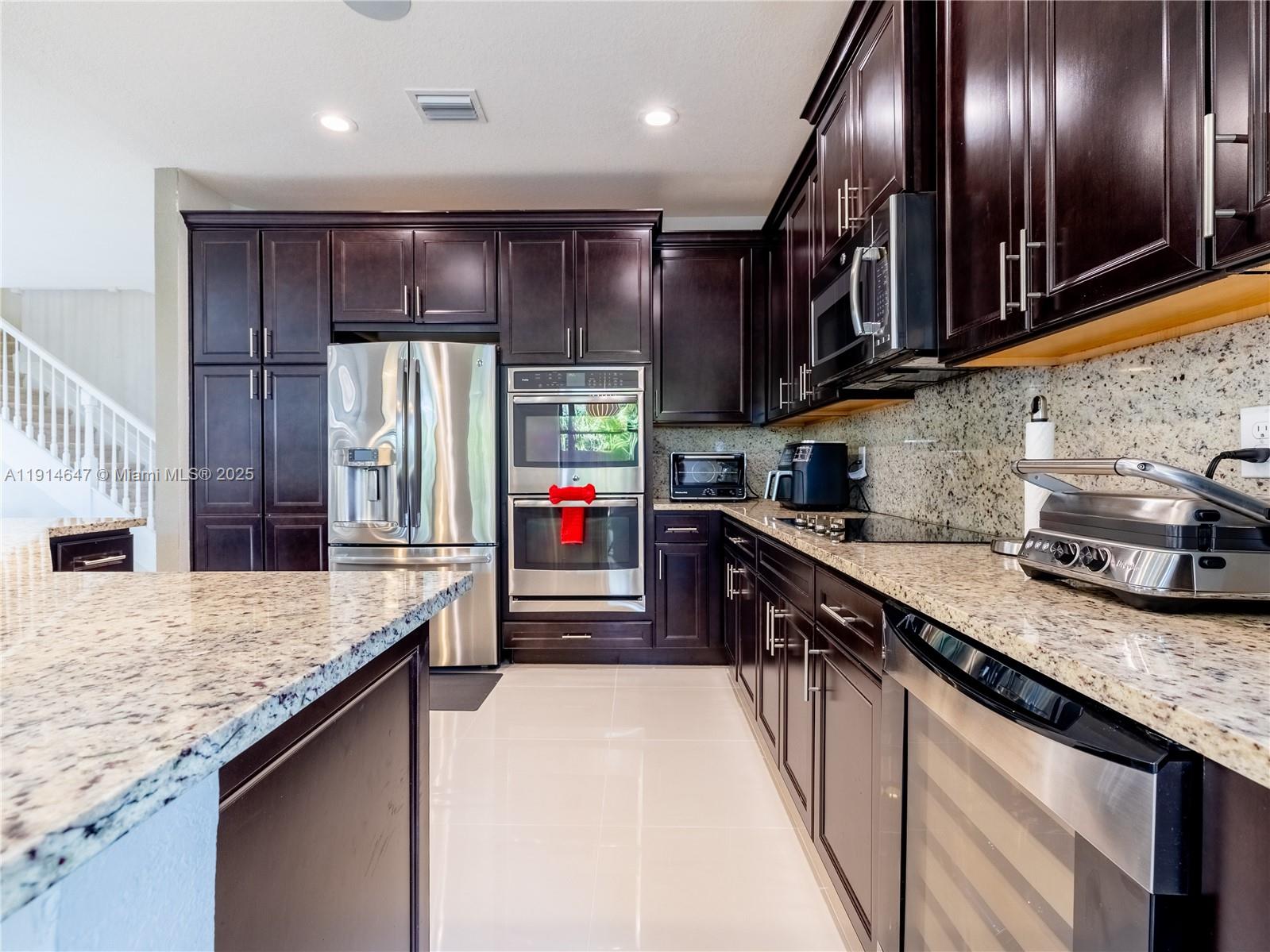 GRAND BAY NORTH - Residential