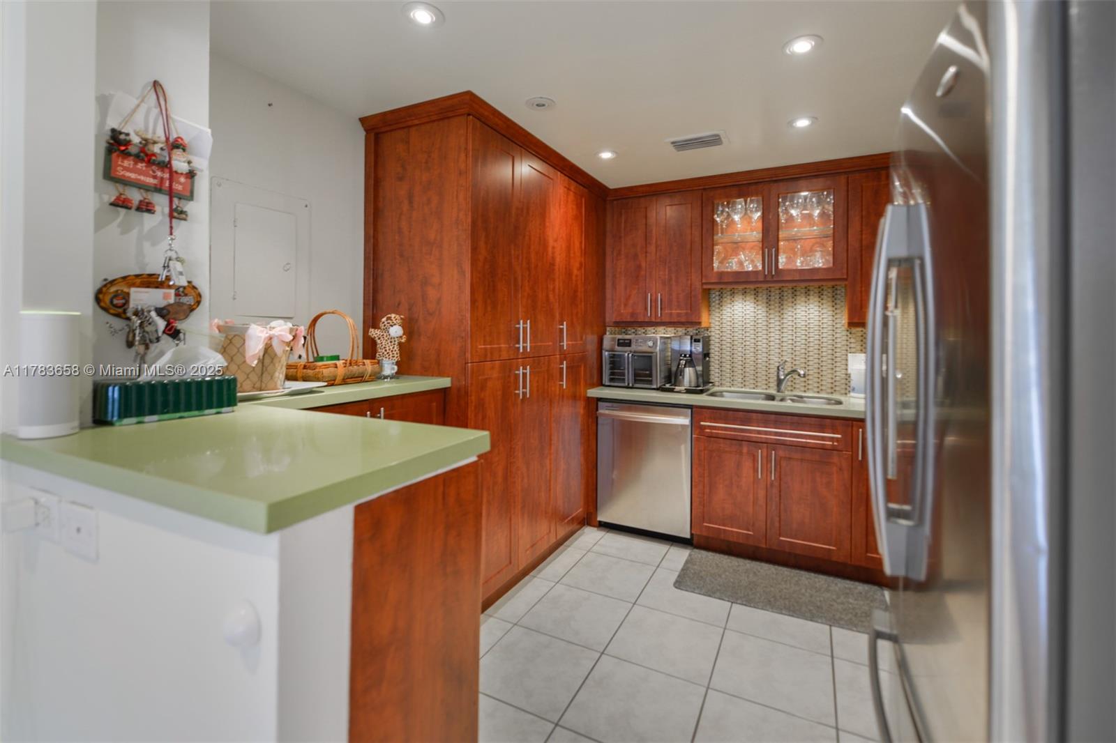 HEMISPHERES CONDO - Residential