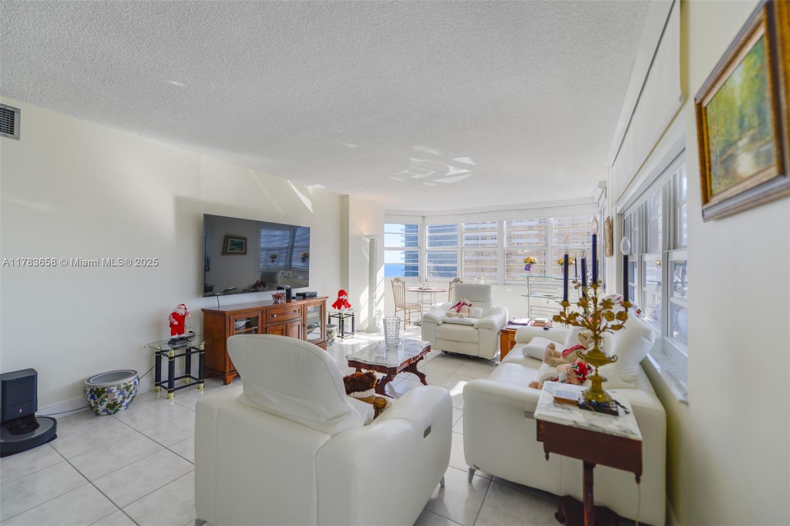 1950 S Ocean Dr 17E