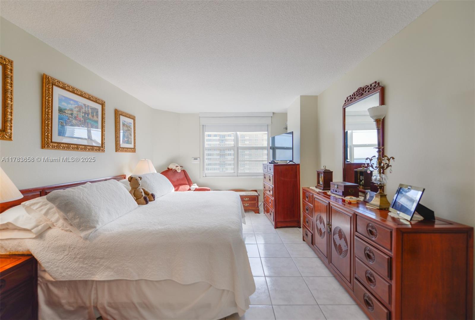 HEMISPHERES CONDO - Residential