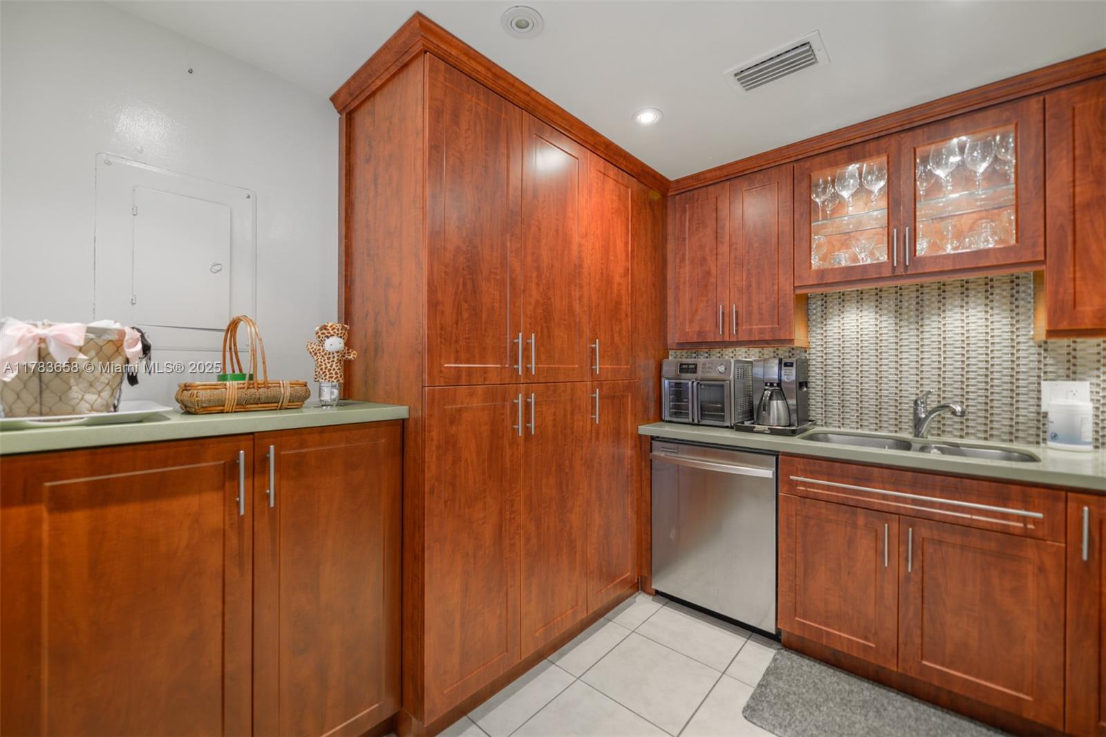 HEMISPHERES CONDO - Residential