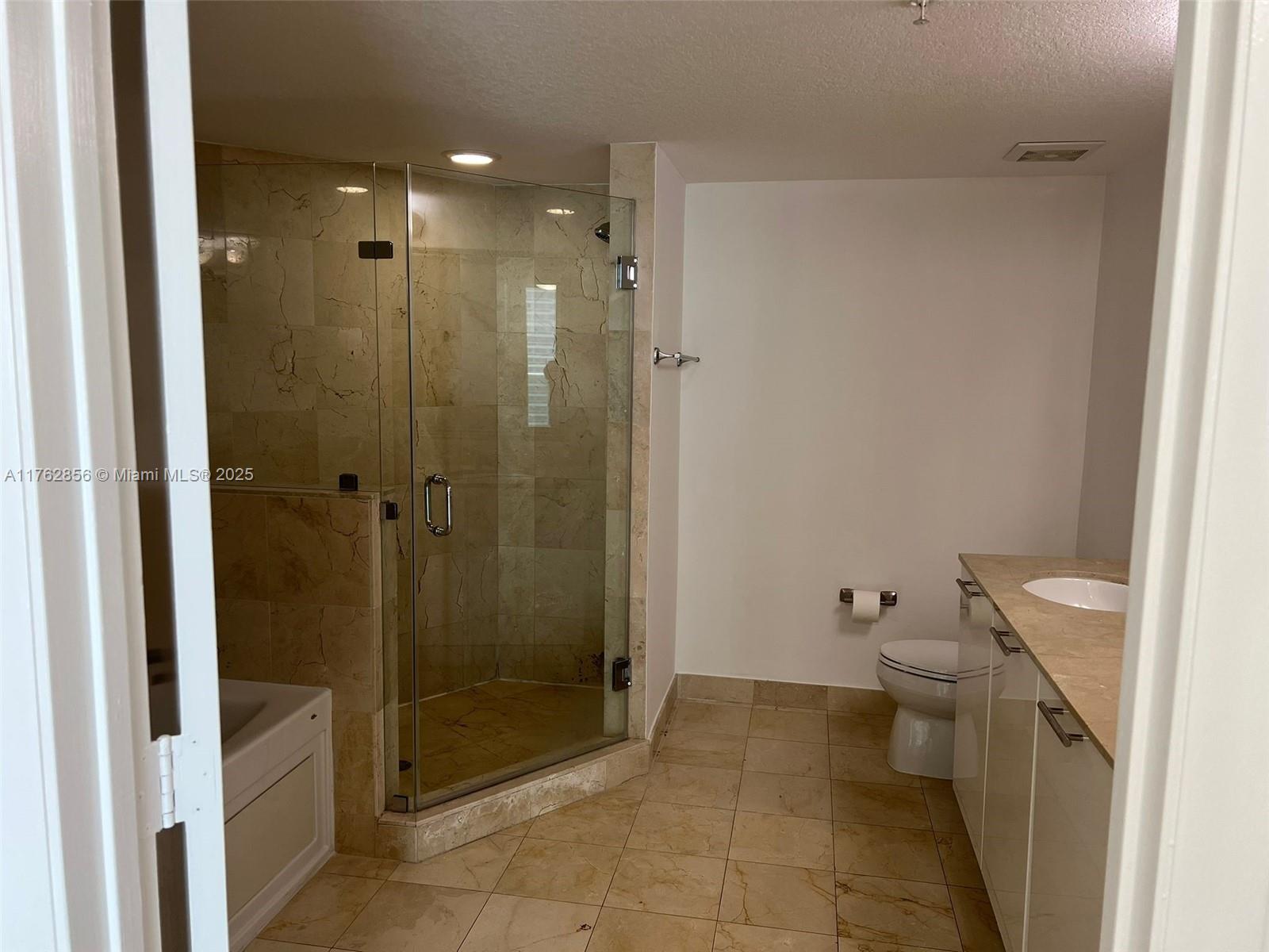 1800 CLUB CONDO - Residential