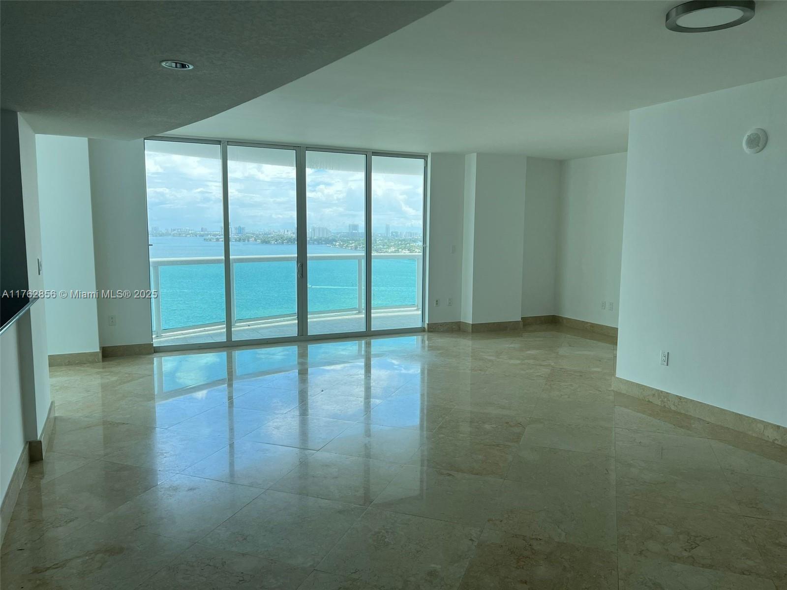 1800 N Bayshore Dr 1901